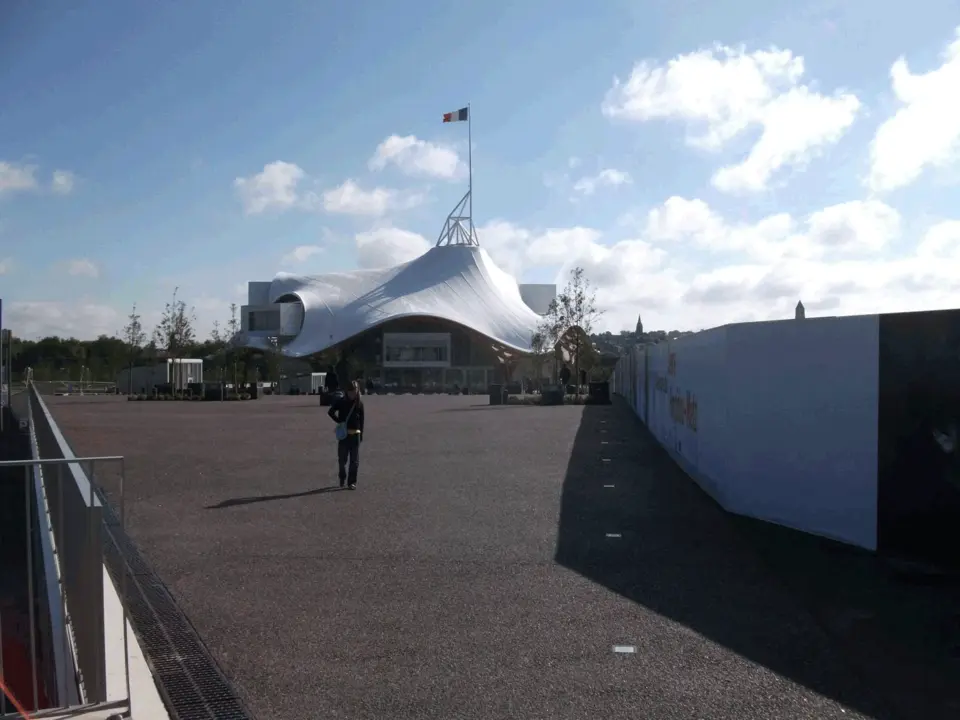 Obrázek: Gérald Garitan · CC BY-SA 3.0 Centre Pompidou-Metz