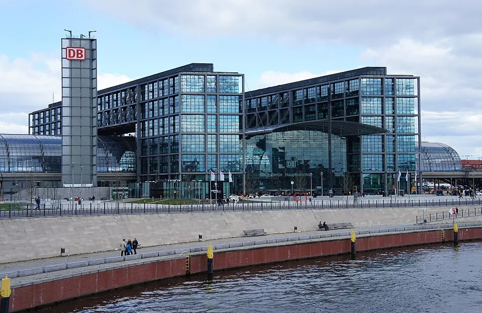 Kép: Ondřej Žváček · CC BY 2.5 Berlin Hauptbahnhof