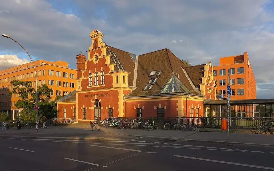Bahnhof Berlin-Westend