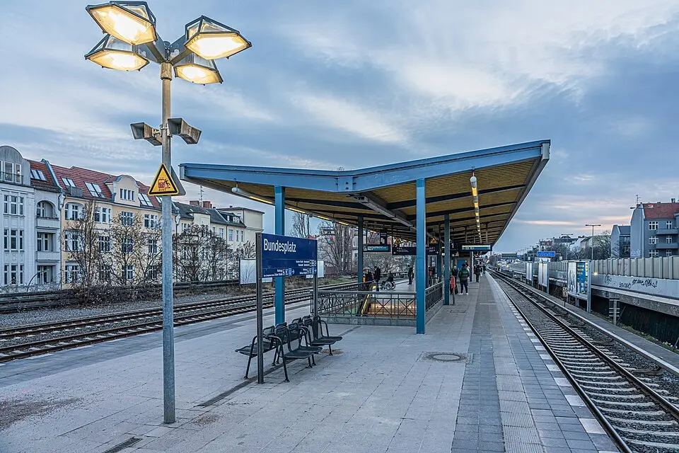 Bahnhof Berlin Bundesplatz