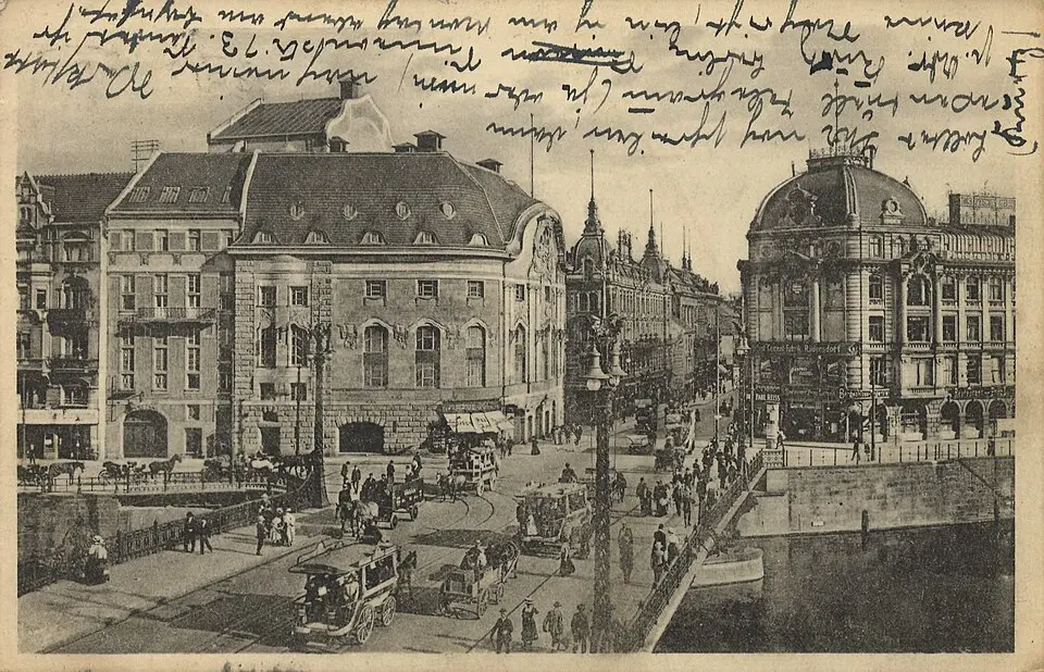 Kép: Otto Haeckel · Public domain Komische Oper