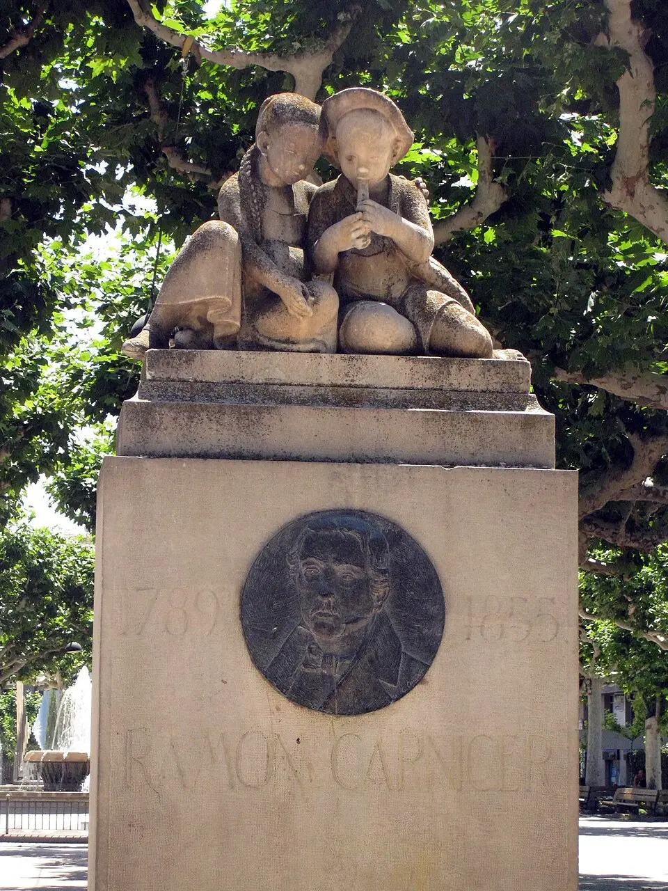 Monument a Ramon Carnice