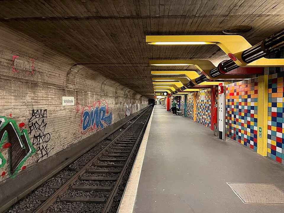U-Bahnhof Schlossstrasse