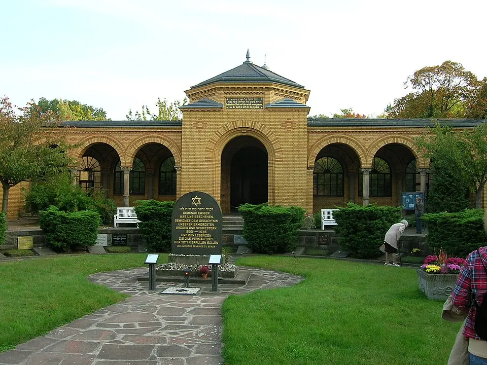 Weißensee Cemetery