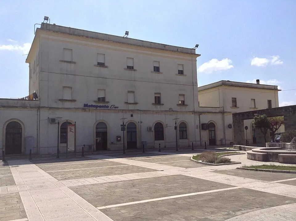 Metaponto railway station