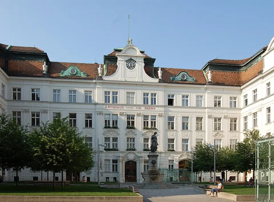 Image: Michael Kranewitter · CC BY-SA 3.0 Amtshaus für den 8. Bezirk