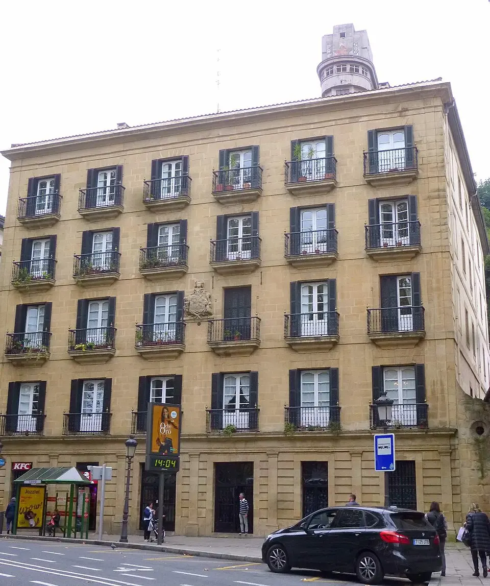 Palacio B. Gomez De La Torre