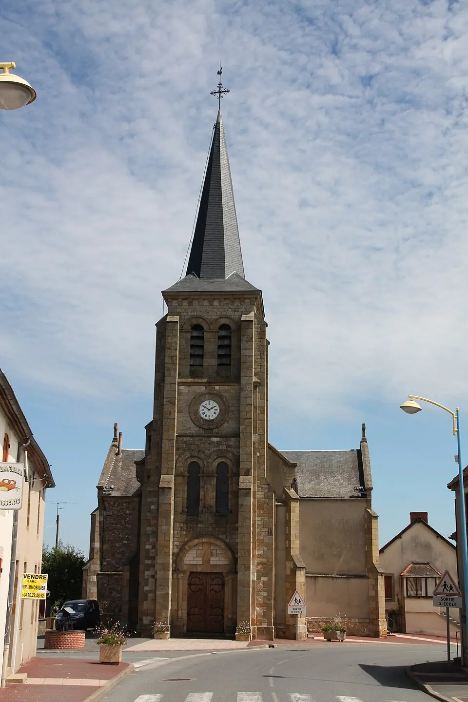 Image: User:Otourly · CC BY-SA 3.0 Saint-Angel