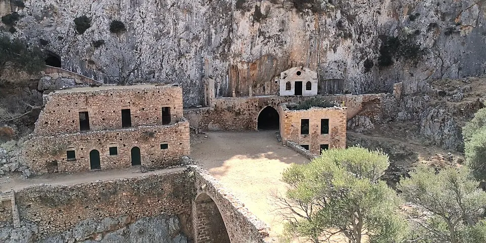 Ιερά Μονή Αγίου Ιωάννη του Ερημίτη (καθολικό) (Χανιά)