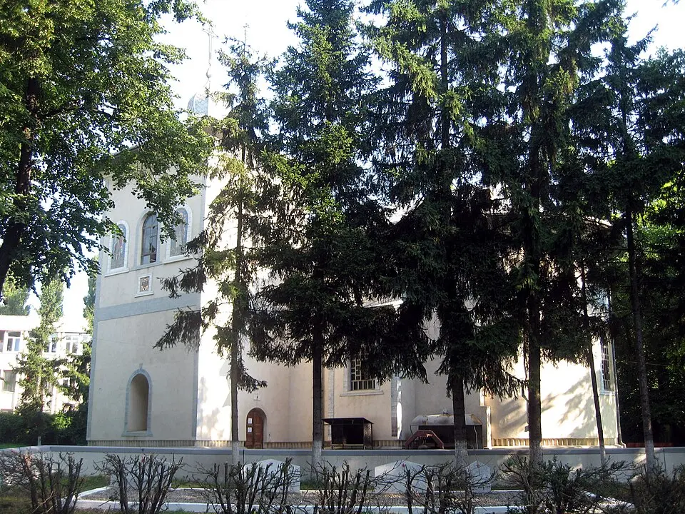 Biserica Sfinții Voievozi din Pașcani