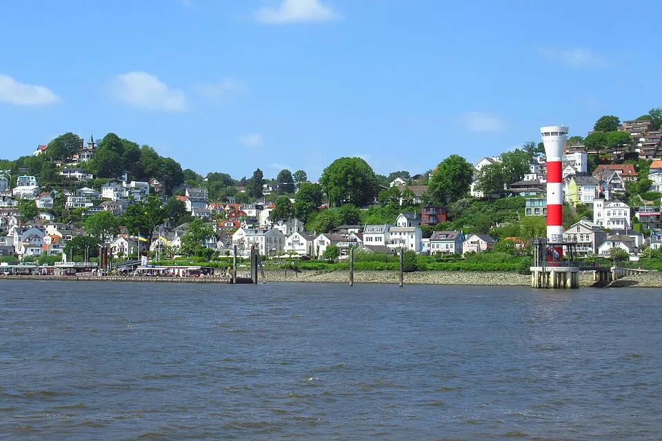 Blankenese Low Lighthouse