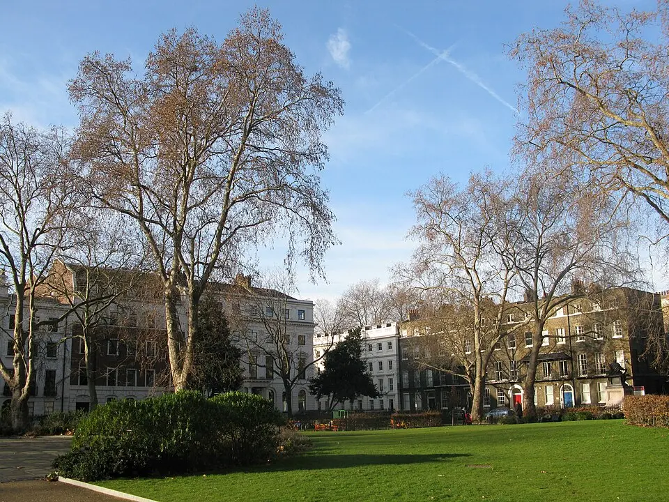 Obrázok: Schlaier · Public domain Bloomsbury Square