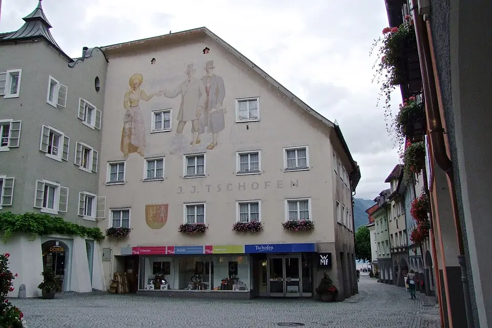 Wohn- und Geschäftshaus, Tschofenhaus
