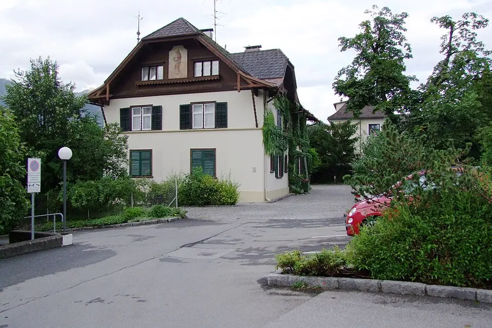 Villa/Landhaus Alte Landstraße 17