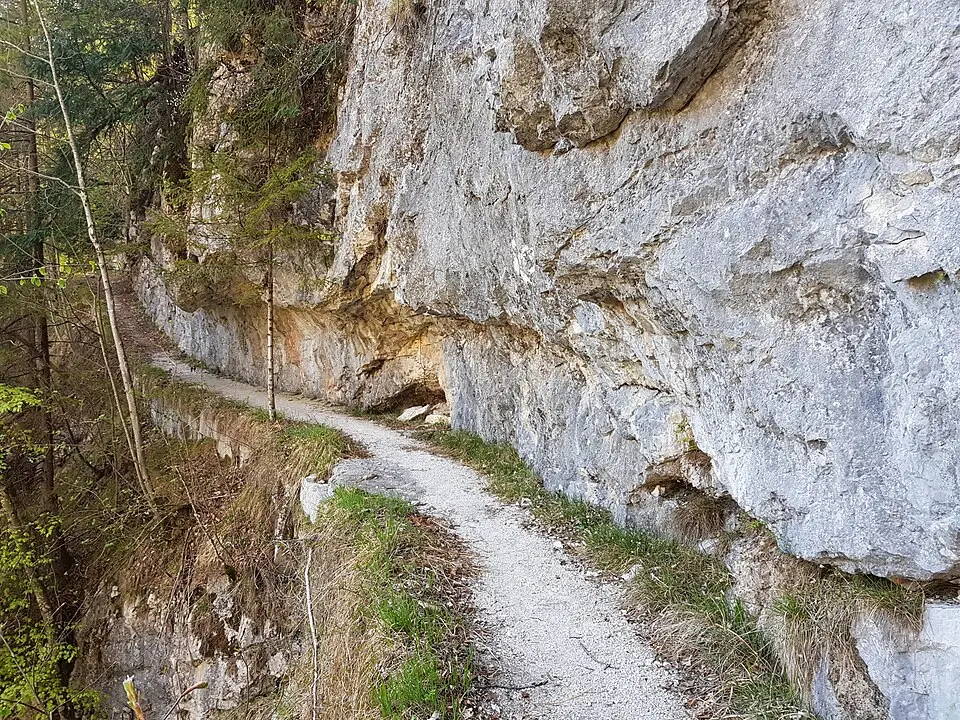 Soleleitung, Bogenbrücke (Hangbrücke) beim Kalkofengraben