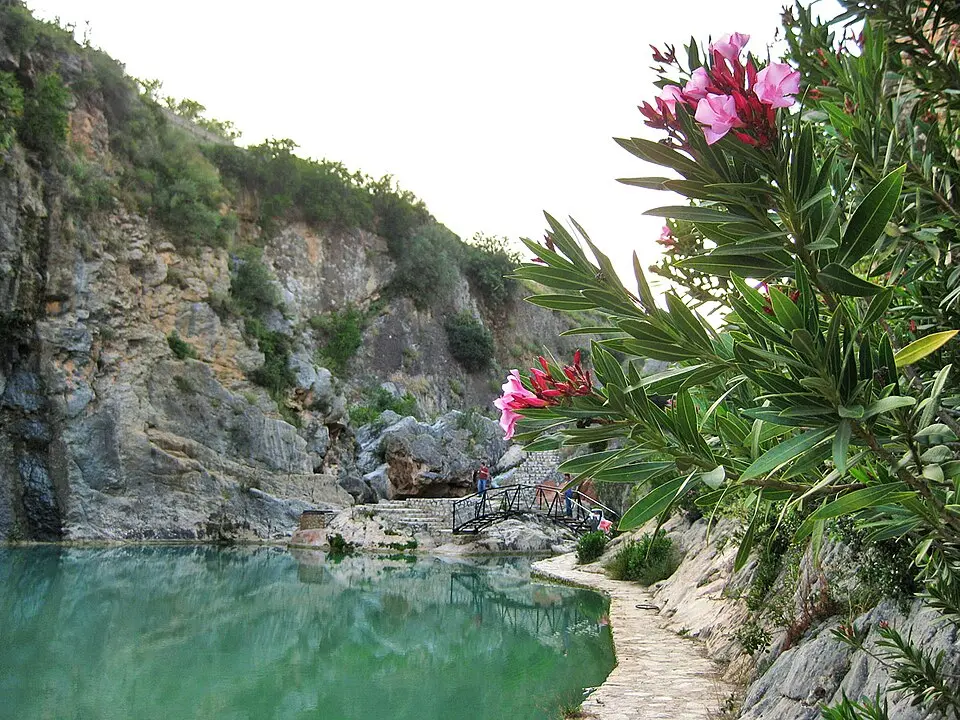 Slika: Espencat · Public domain Canal de Navarrés
