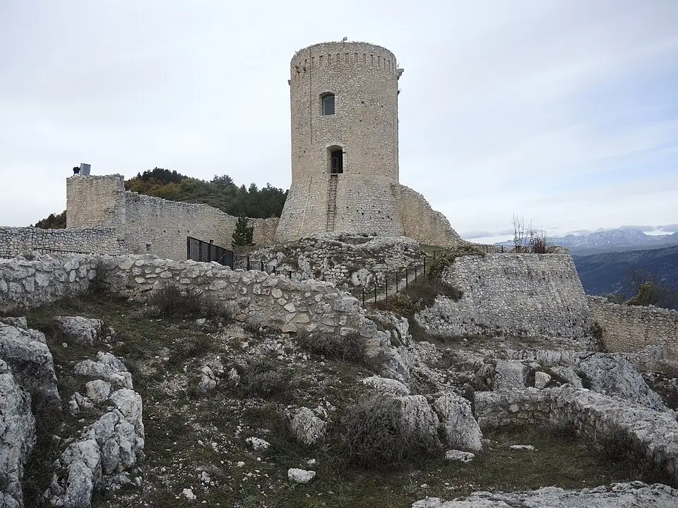 castello di Bominaco