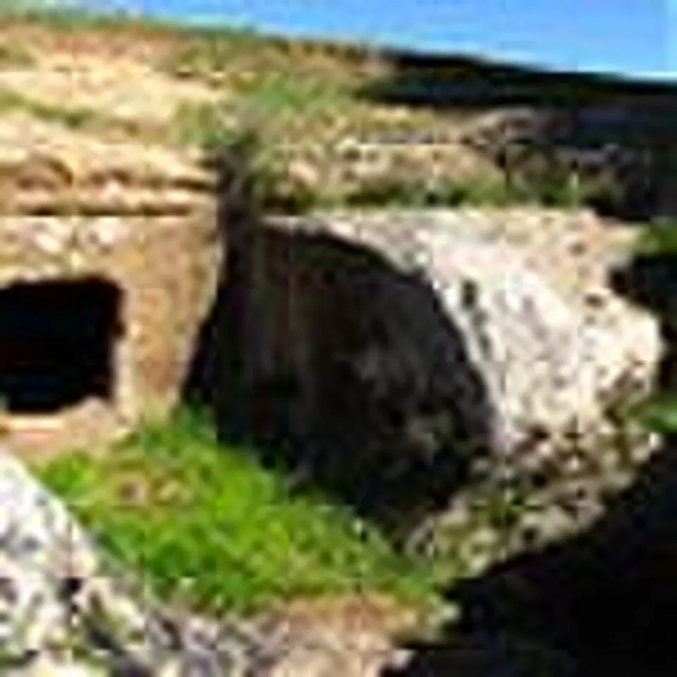 necropoli di Corona Moltana
