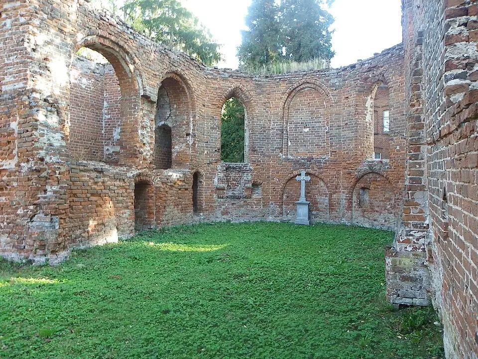 Ruina kościoła św. Katarzyny w Borętach