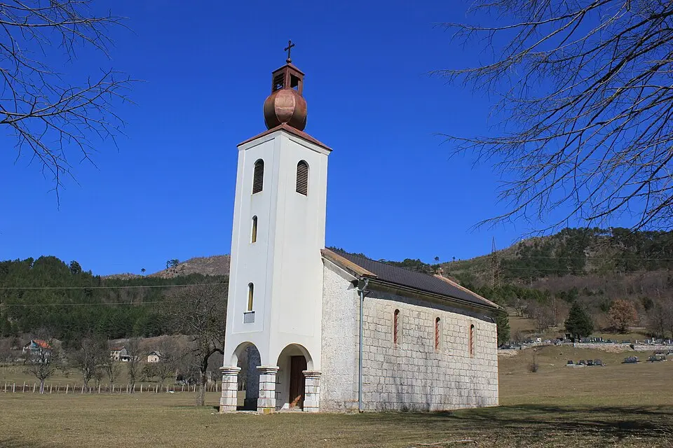 Pravoslavna crkva svetog Petra i Pavla u Borcima