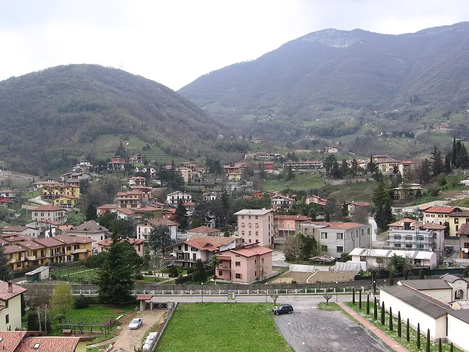 Bild: Ago76 · CC BY-SA 3.0 Borgo di Terzo