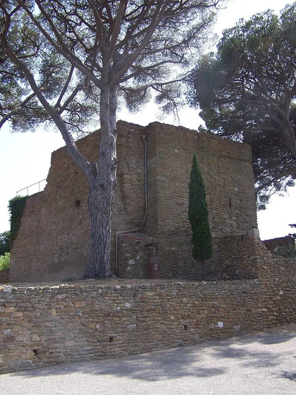 château des seigneurs de Fos