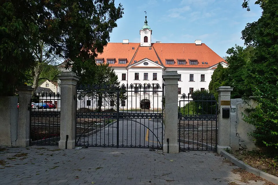 Obrázek: Jiří Komárek · CC BY-SA 4.0 zámek Borotín