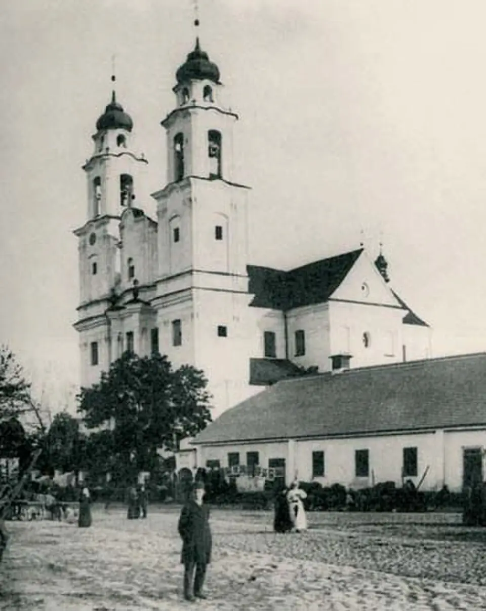 Ilūkstes jezuītu klostera komplekss un baznīcas fragmenti