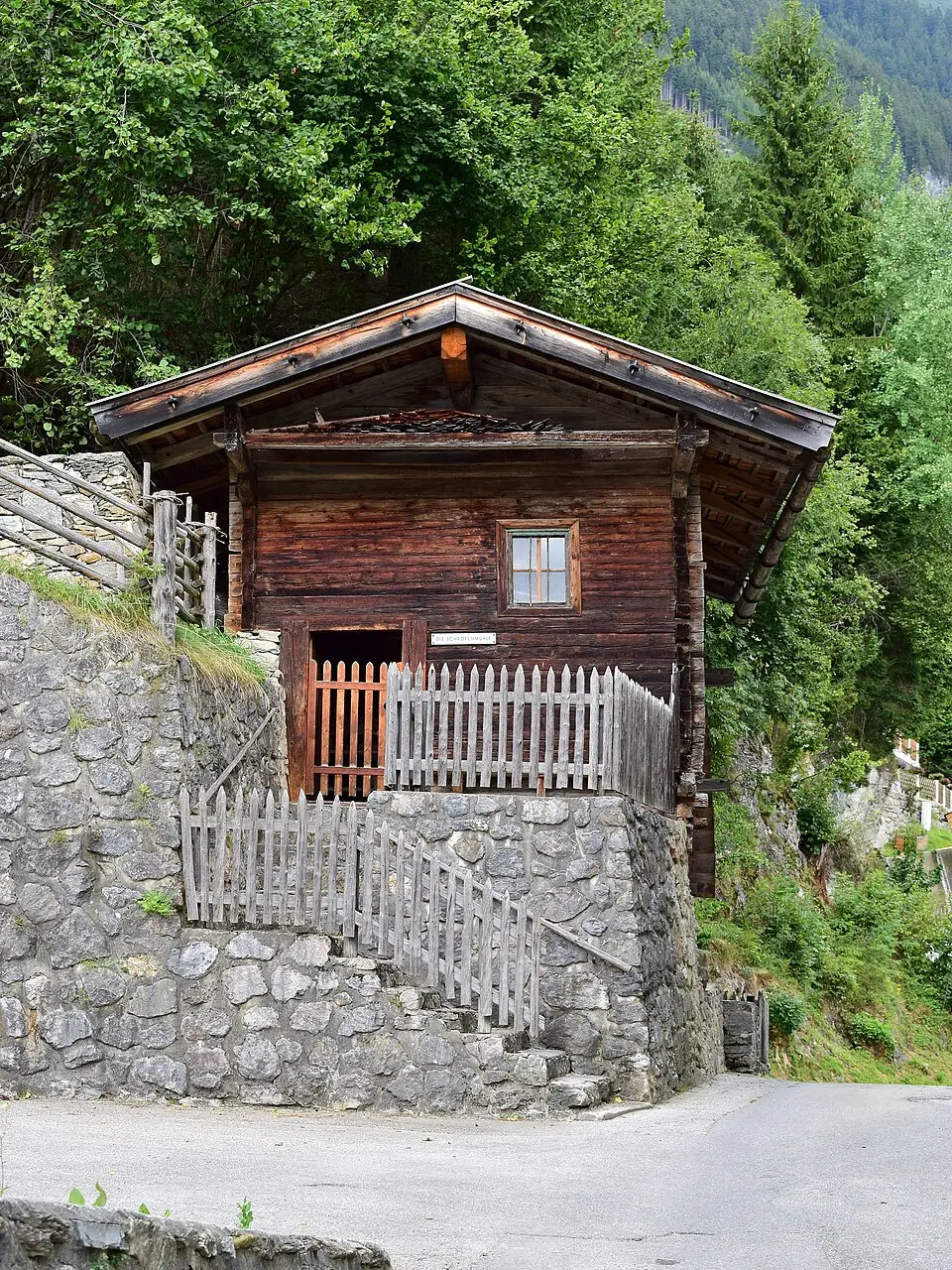 Kép: Haeferl · CC BY-SA 4.0 Schrofenmühle am Mühlbach