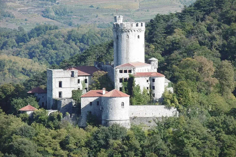 Burg Branik