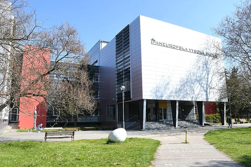 École supérieure paneuropéenne