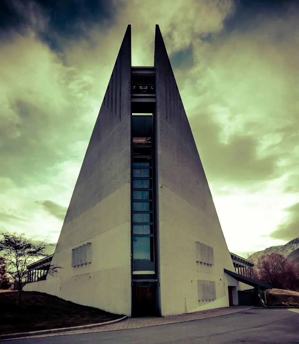 Brattvåg kirke