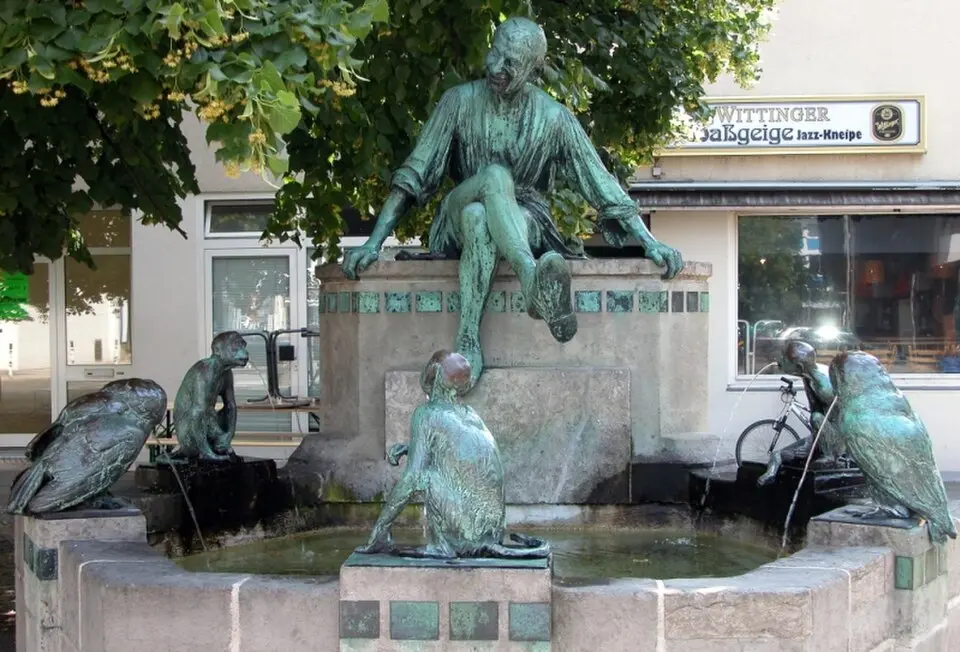 Eulenspiegel-Brunnen