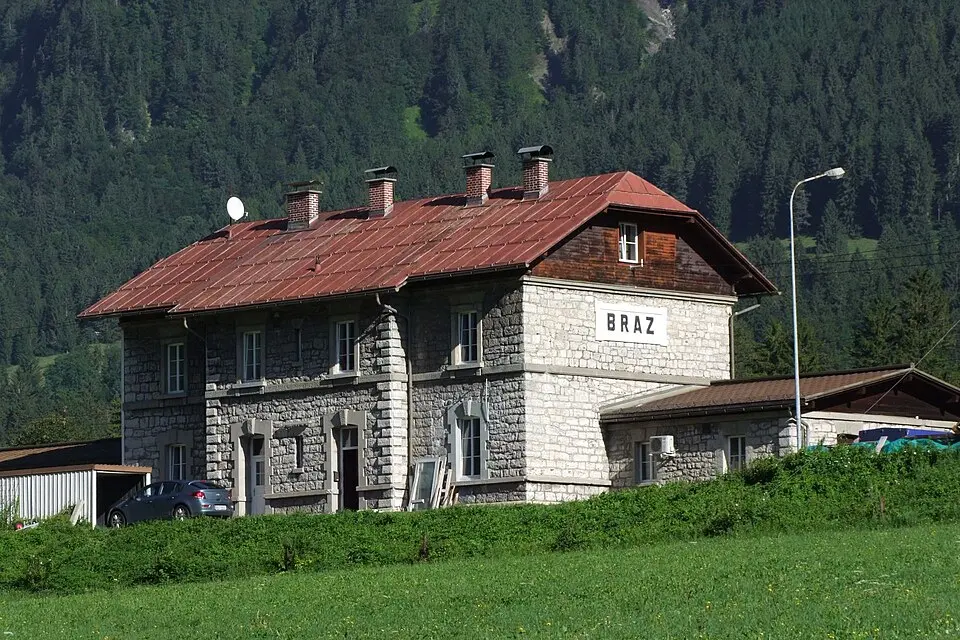 Aufnahmsgebäude Braz