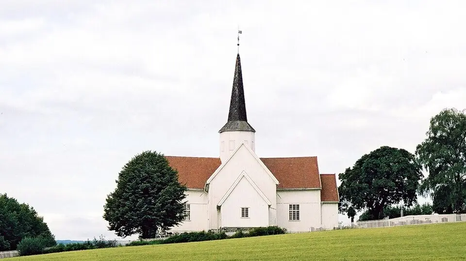 Brøttum kirke