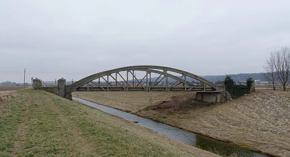 Straßenbrücke Atzenbrugg