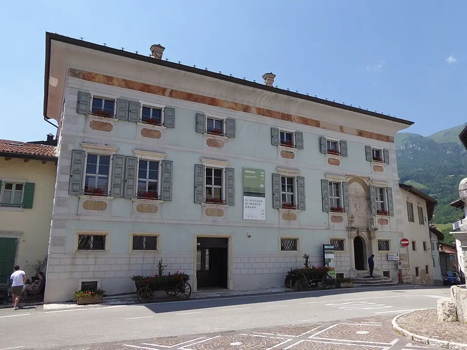 Palazzo Eccheli-Baisi