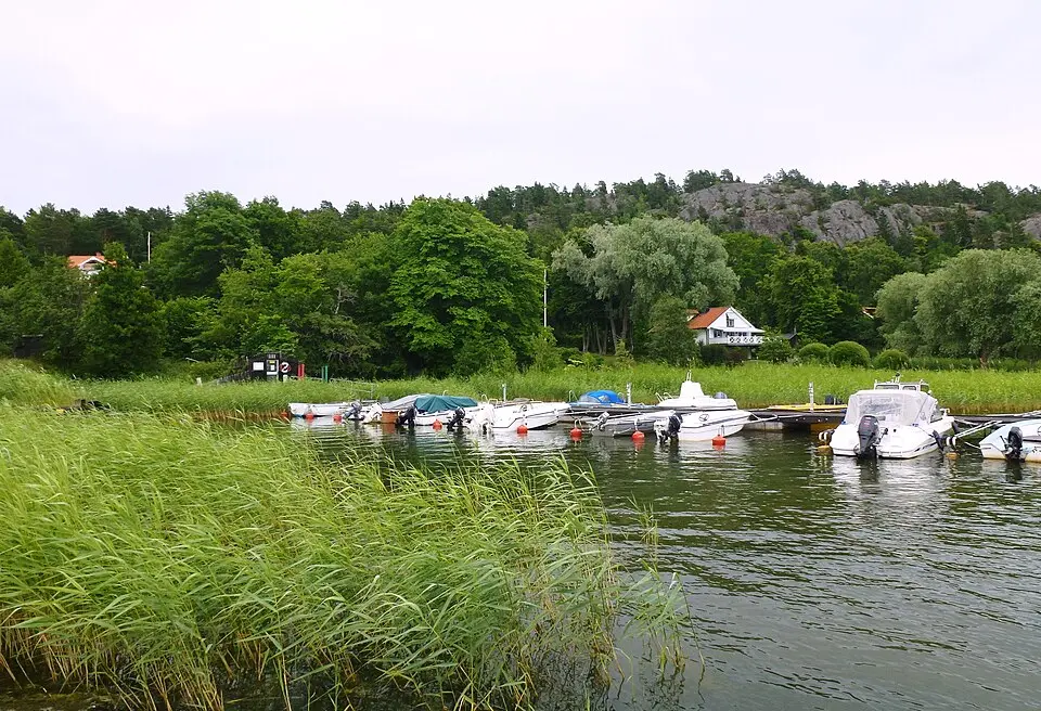 Brevikshalvön
