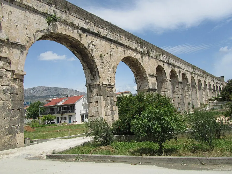 aqueduc de Dioclétien