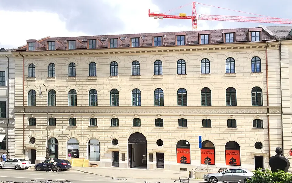 Palastartiges Mietsgebäude, später Palais Eichthal