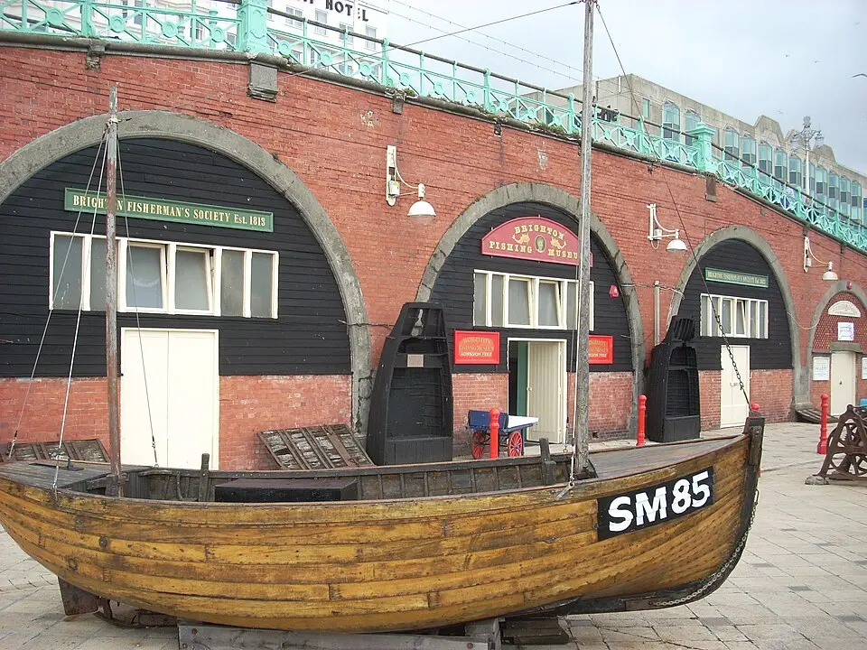 Image: Simon Burchell · CC BY-SA 3.0 Brighton Fishing Museum