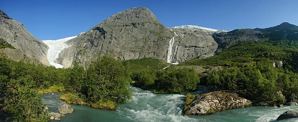 Tjøtafossen