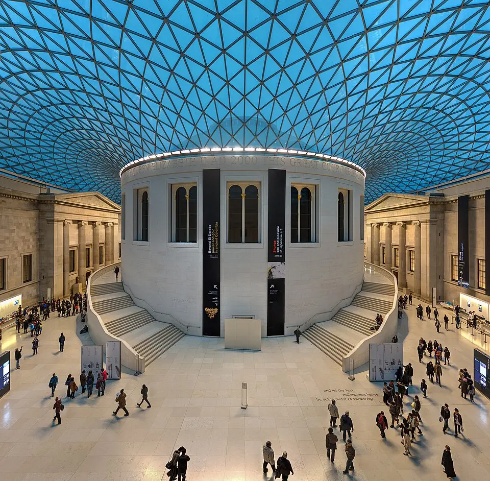 Image: Diliff · CC BY-SA 3.0 Queen Elizabeth II Great Court