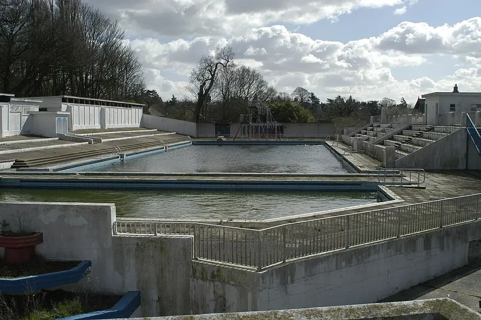 Broomhill Pool