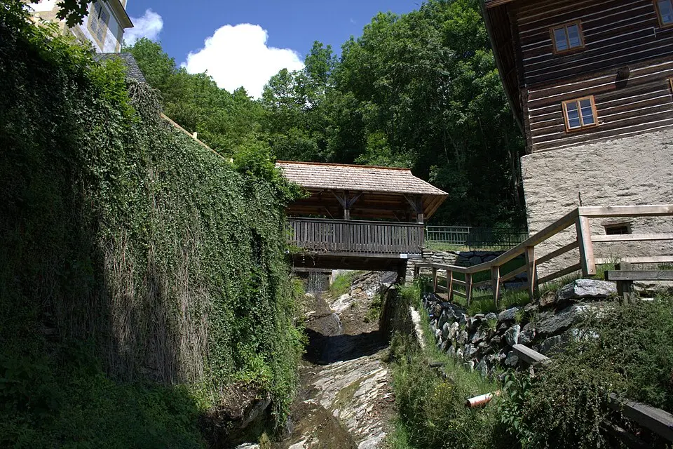 Fußgängerbrücke über den Urbanerbach