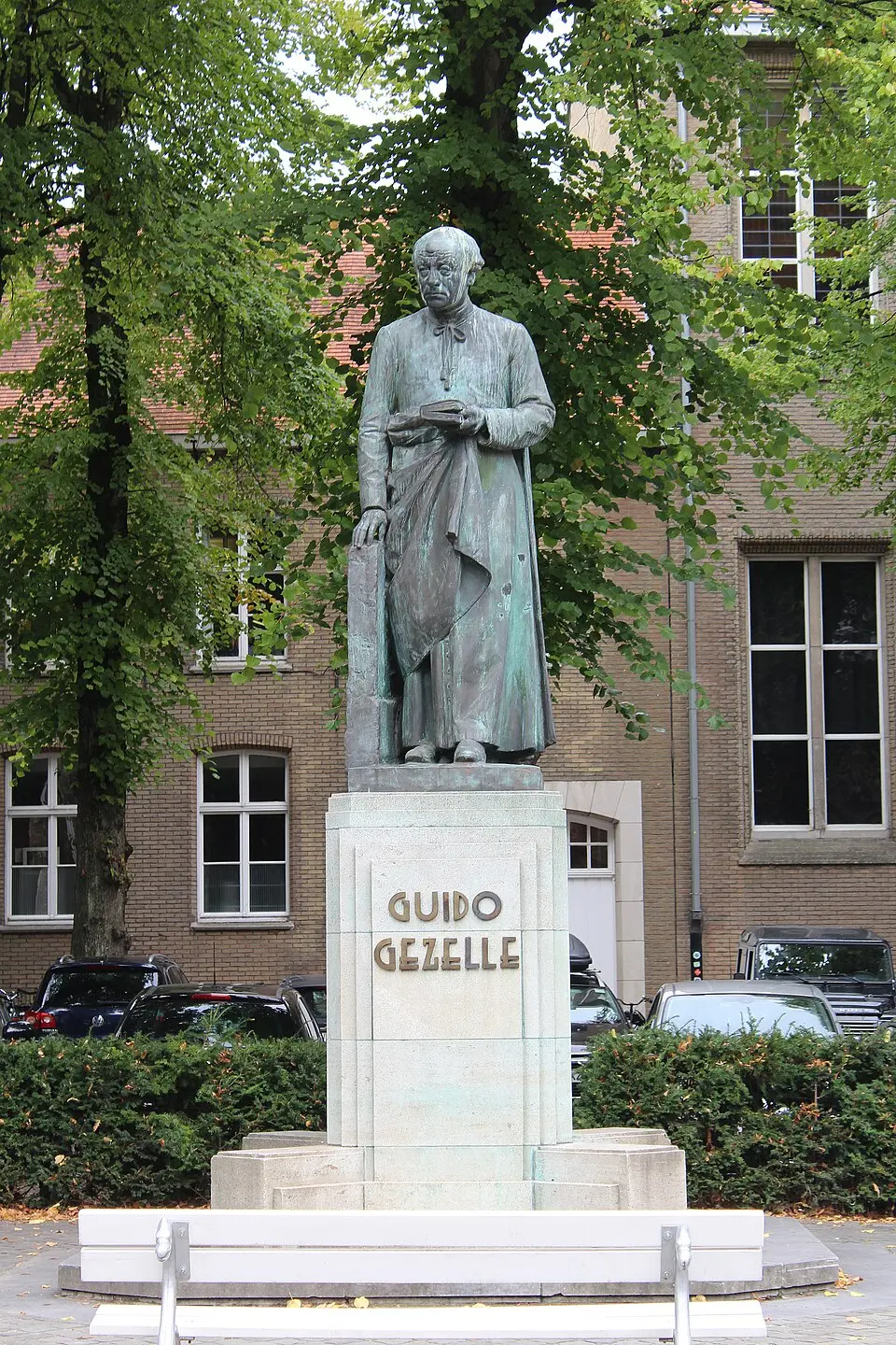 Guido Gezelle-standbeeld