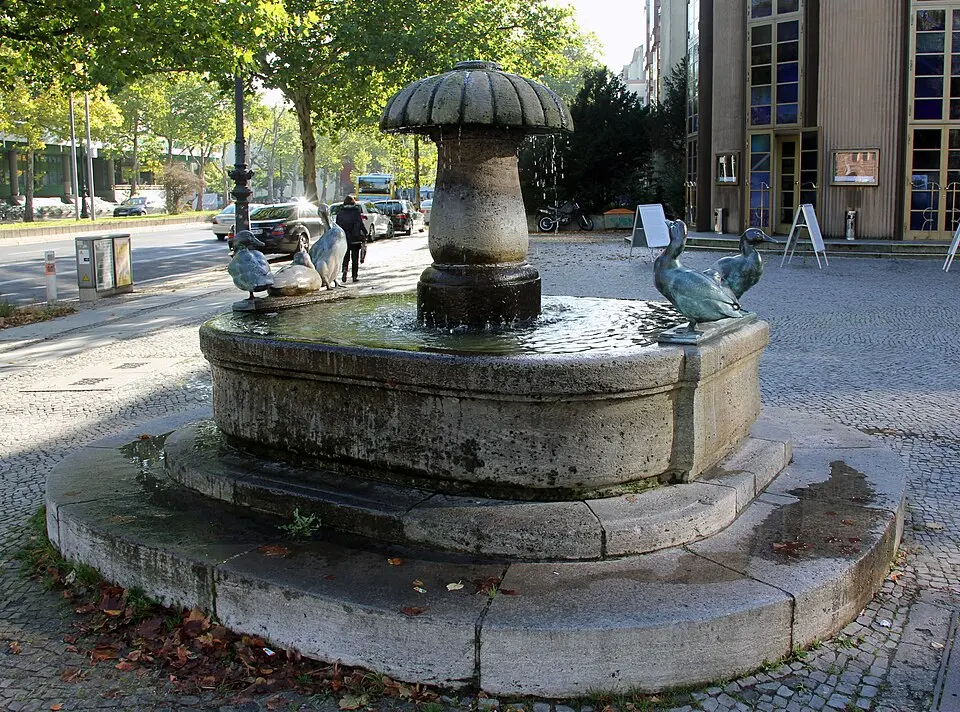 Duck fountain (Berlin-Charlottenburg)