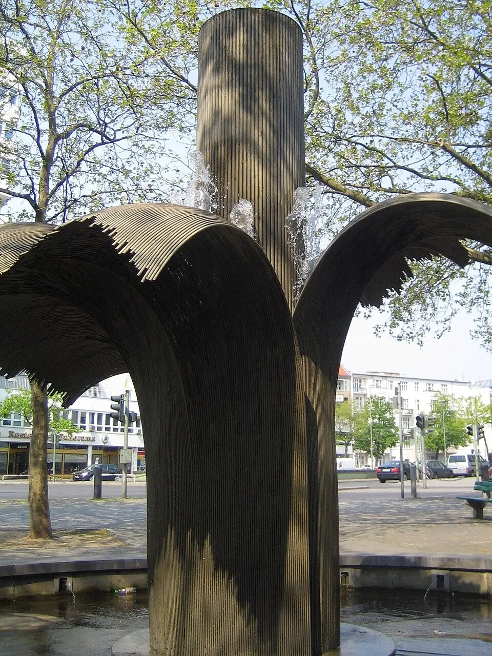 Säule in der Brandung