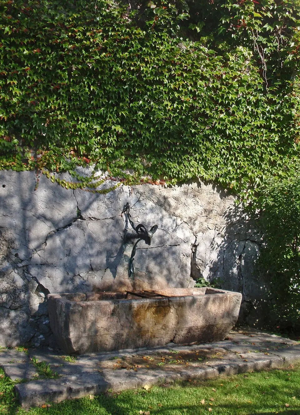 Dorfbrunnen bei der Filialkirche