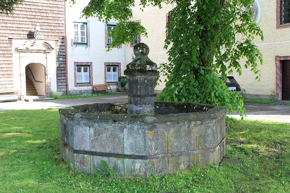 Brunnen Schloss Kirchberg an der Pielach